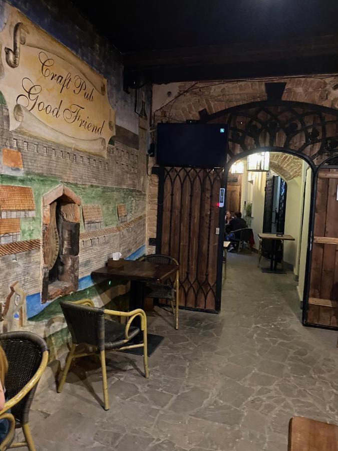 центер на вулиці лесі українки 19
